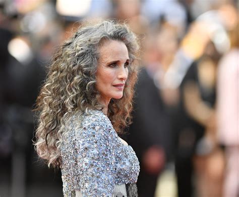 Going grey - Tips to transition to grey hair with confidence