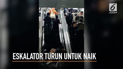 video penumpang  stasiun duri pakai eskalator turun  naik