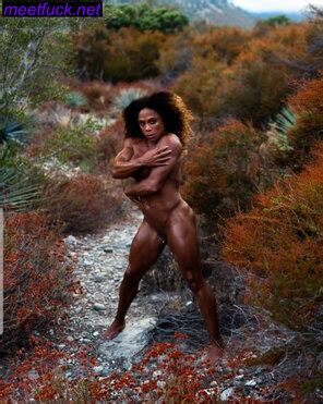 FBB RIPPED AND NAKED MUSCLE LADY Ripped Rilley21 Porn Pic