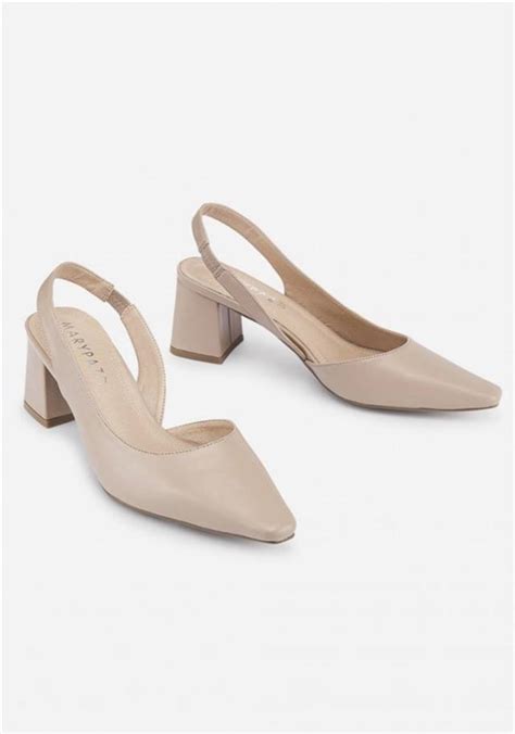 Zapatos Nude Que Combinan Con Todos Los Vestidos De Invitada Y Podr S Reciclar Con Cualquier Look