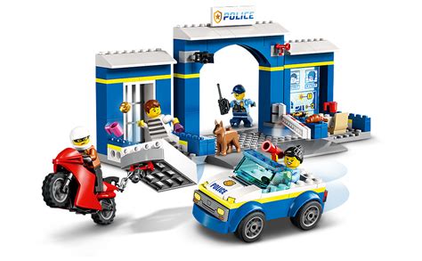 Lego City Polícia - LEGO City Perseguição na Delegacia de Polícia 60370 (172 peças ...