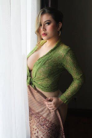 Kebaya Hijau Brukat FjPfEW1UoAAZQtW Porn Pic