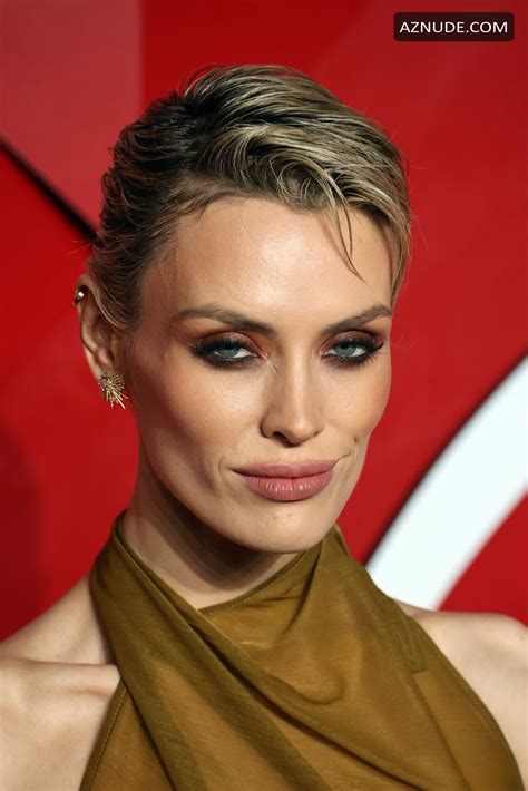 Wallis Day Sexy Flashes Her Hot Tits At The Fashion Awards In London AZNude