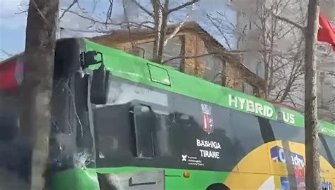 FOTO Aksidentohet Autobusi Shoferi Humbi Kontrollin Pasi Jugulajm Net