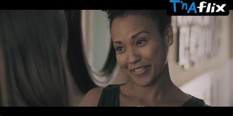 Mieko Hillman Lesbian Scene In The Nightmare Gallery Amber Benson Tnaflix