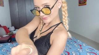 Solo Beauty Using Her Favorite Toy To Masturbate Porn Movies 3Movs