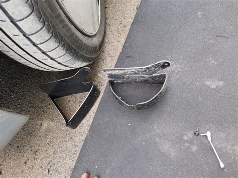 Aerodynamically Optimal Tire Deflectors