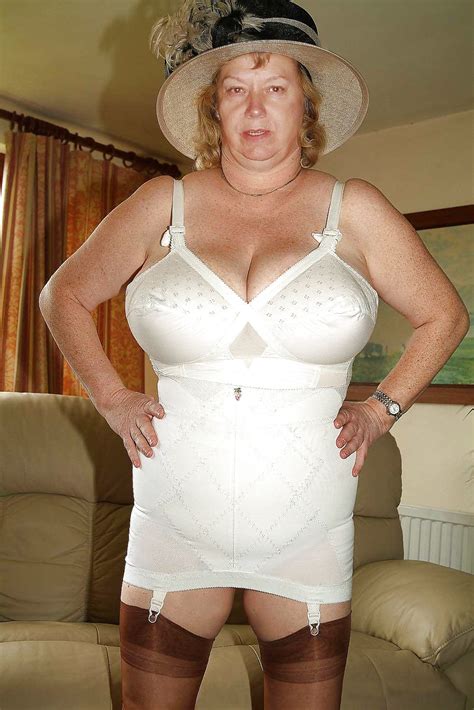Omas In Ihrem BH Und Schlüpfer Porno Bilder Sex Fotos XXX Bilder PICTOA