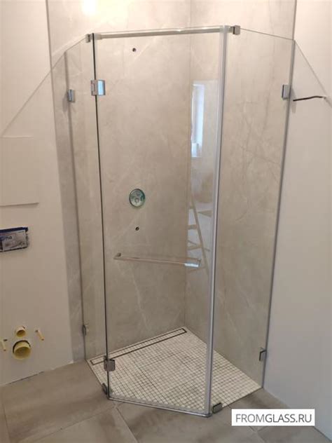 Пятиугольное ограждение для душа из стекла | FromGlass