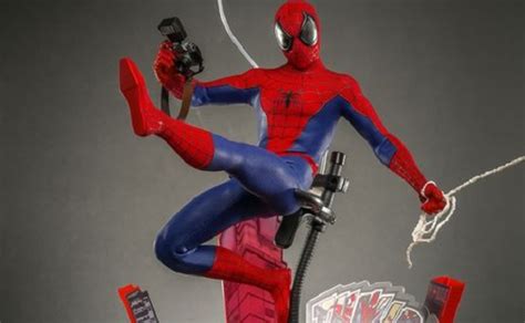 A Hot Toys Revela Nova Pe A Do Homem Aranha Cl Ssico Dos Quadrinhos Na Escala Universo