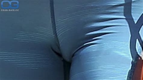 Isabelle Fuhrman Nude Pictures Photos Playboy Naked Topless Fappening