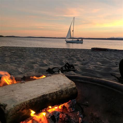 Honeymoon in Seattle: Uniquely PNW Things to Do | WanderBIG.com