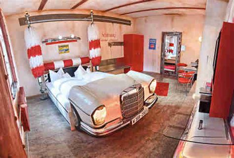 World S Kinkiest Hotel Rooms For Sex Thrillist