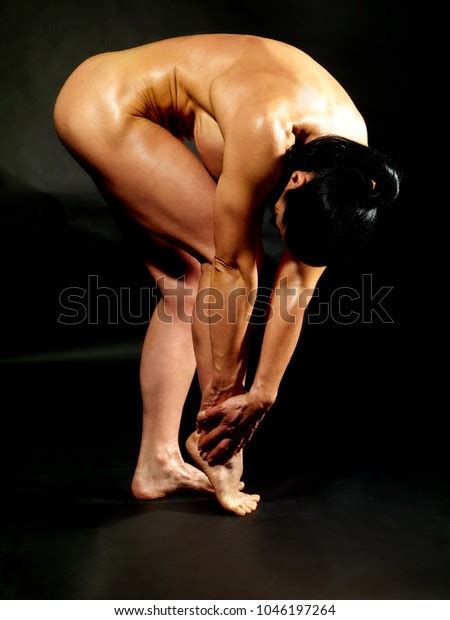 Muscular Naked Bodybuilder Woman Showing Her Stock Photo Shutterstock