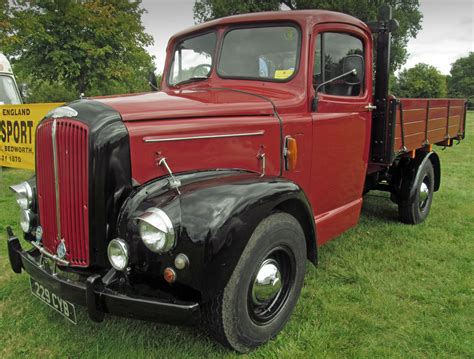 Morris Commercial Lorry 1940/50s | Lorry, Classic trucks, Vintage trucks