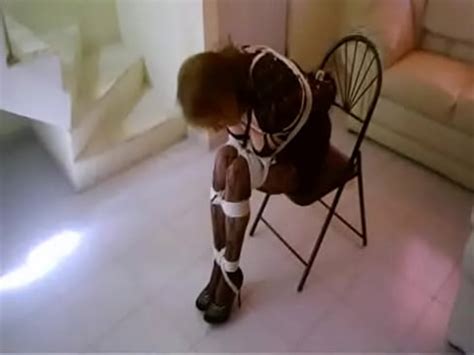 Coral Atada En Una Silla Xvideos