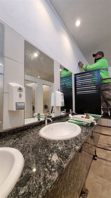 Se concluyó la obra en los baños del Polideportivo | Municipalidad de