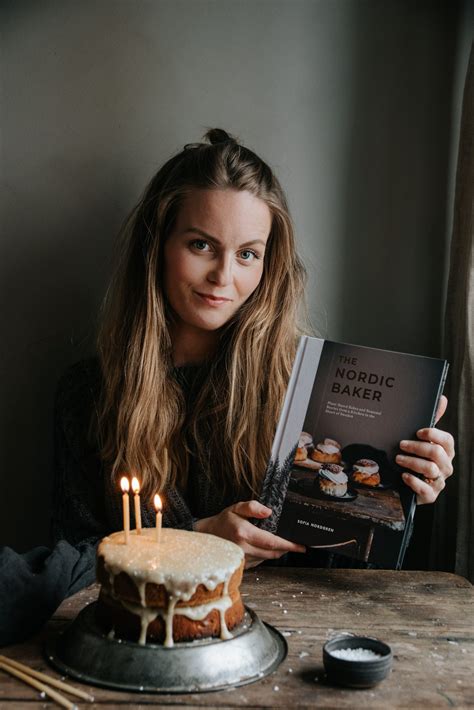 Cinnamon bun cake with vanilla custard & the release of The Nordic