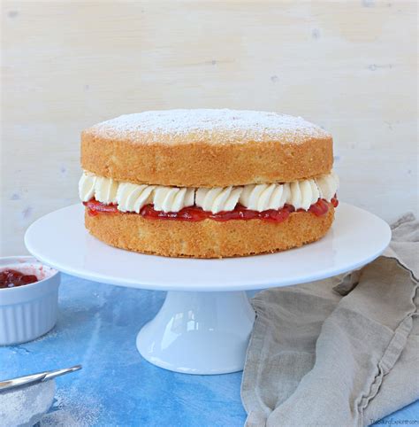 Victoria Sponge Cake - The Baking Explorer