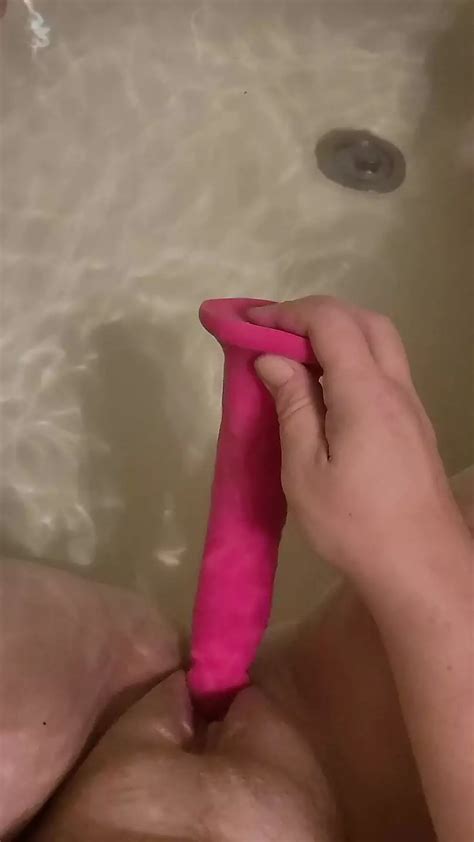 Neues Spielzeug ist zu groß für meine enge Muschi Dildo steckt fest xHamster
