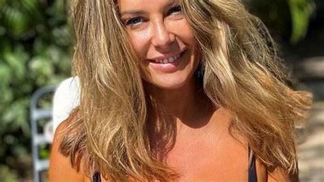 Opalona Ma Gorzata Rozenek Pozuje W Bikini Przy Basenie Nie Uda O Jej Si Ukry Fa Dek