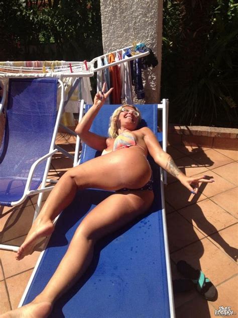 Horny Italian Bitch ShesFreaky