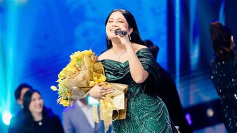 momen spektakuler shabrina leanor  indonesian idol  duet