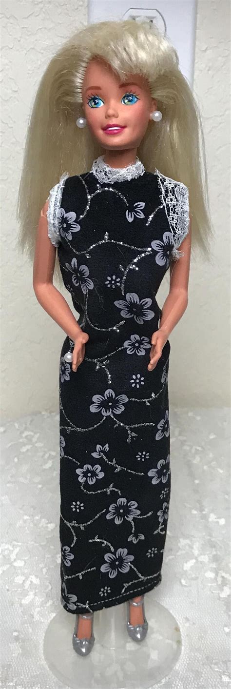 1976 Mattel Laughing Barbie Blonde Hair Blue Eyes Knees Bend Twist N Turn Body Etsy