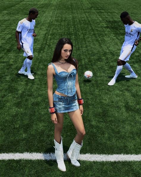 Hot Girl Tri U Followers C Nhi U Set Sexy Khoe Body Nh T Ng T C M Kh Ng Ph N C M