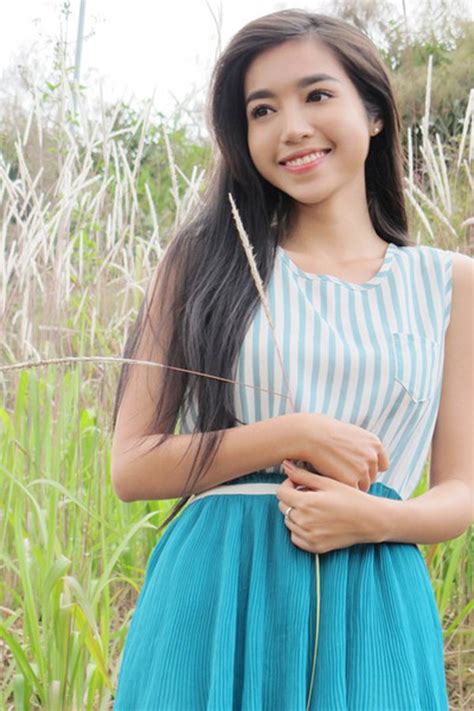 Tiểu sử Elly Trần hot mom đình đám nhất nhì showbiz