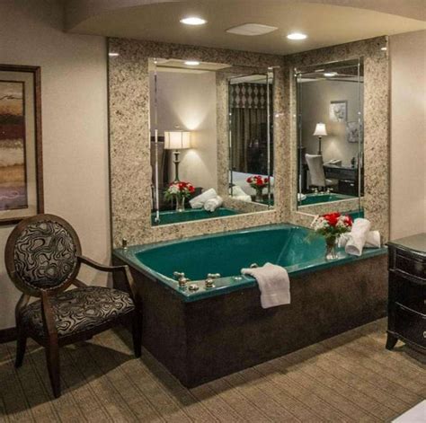 15 Hotels with Hot Tub in Room in Buffalo, NY (2023 Guide)