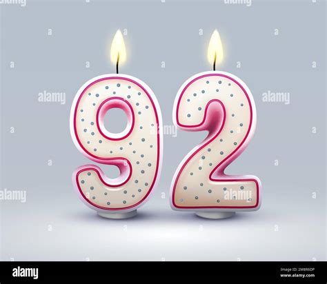 Feliz cumpleaños años. 92 aniversario del cumpleaños, Vela en forma de ...