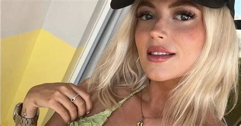 Corrie Star Lucy Fallon Wows In Striking Green Bikini During Lavish Girls Holiday Daily Star