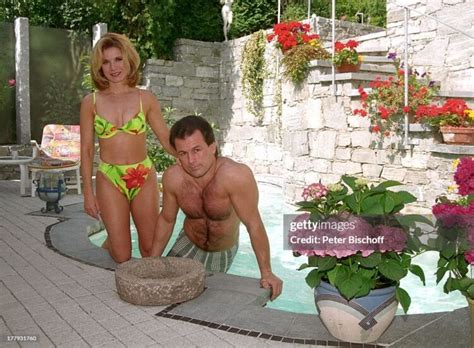 Hot Sexy Deborah Sasson Bikini Pics