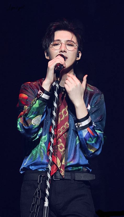 Hot boy hát hay cao 1m87 bị chê xấu trai không xứng với Triệu Lộ Tư trong Trường Ca Hành