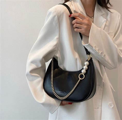 Điểm danh những mẫu túi xách nữ hot trend 2023