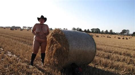 Completely Naked In A Corn Field 27 Nude Pics XHamster