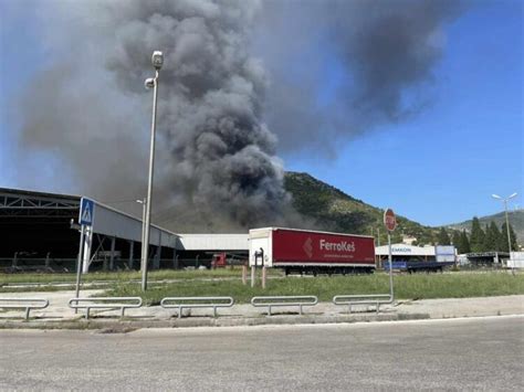 Video Foto Veliki požar u Mostaru Gori kompleks firme u Rodoču TIP ba