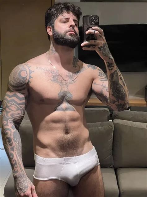 Novo V Deo De Rafael Newbold Batendo Punheta No Onlyfans Famosos Nus