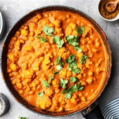 Creamy Cauliflower and Chickpea Curry - Cupful of Kale