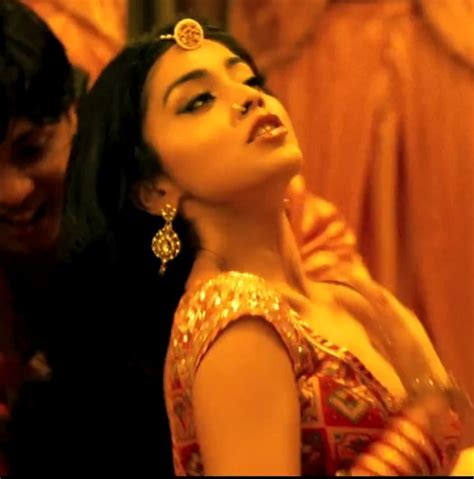 Naked Shriya Saran In Zila Ghaziabad