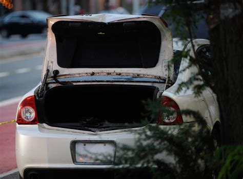 Rotting body found in trunk of car parked outside Queens barber shop
