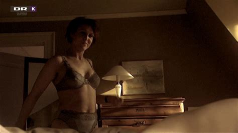 Naked Charlotte Fich In Rejseholdet