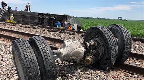 Descarriló Un Tren Que Transportaba 243 Personas Cerca De Kansas City