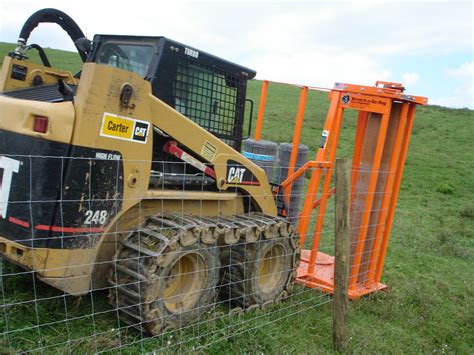 EZG Stretch-N-Go Mesh/Barbed Wire Hog – FenceFast Ltd.