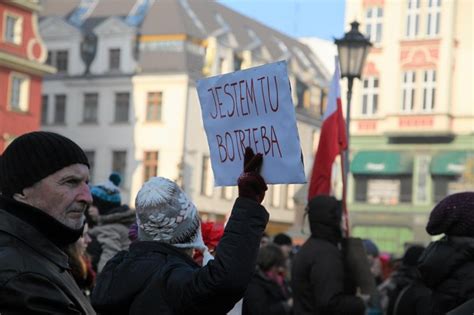 Awantura W Sejmie Protesty W Stolicy Relacja Na Ywo Fakty Interia Pl