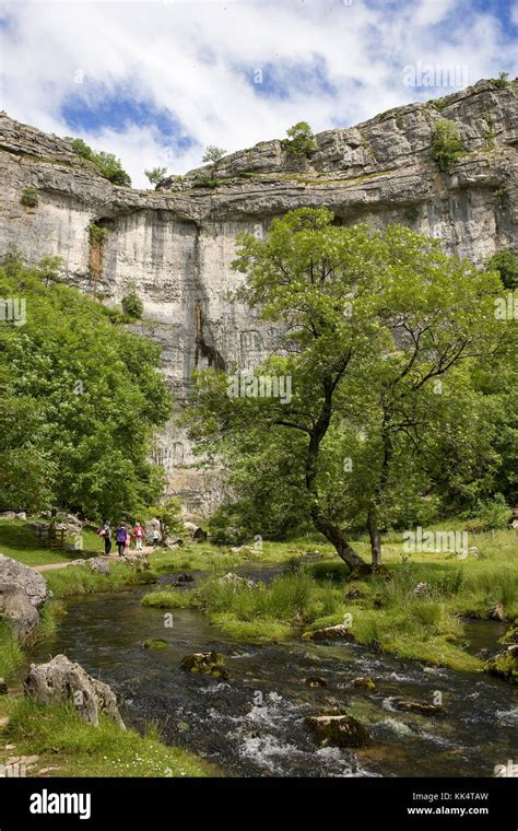 Malham Cove North Yorkshire England Uk Stock Photo Alamy