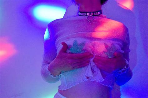 A Wild Stoner Slut Appeared F Porn Pic