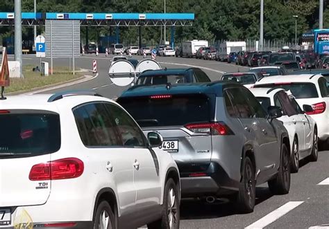 Ukoliko Putujete Imajte Strpljenja Duga Ekanja Na Izlazu Iz Bih Na