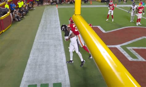 Isaiah Likelys Toe Just Barely Out Of Bounds At End Of Ravens Chiefs